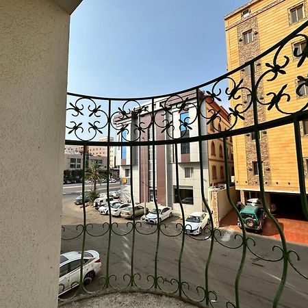 Delmon Hotel Suites Джеда Екстериор снимка