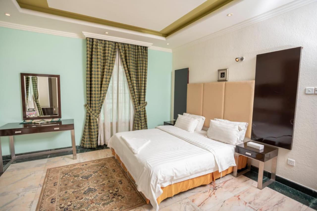 Delmon Hotel Suites Джеда Екстериор снимка