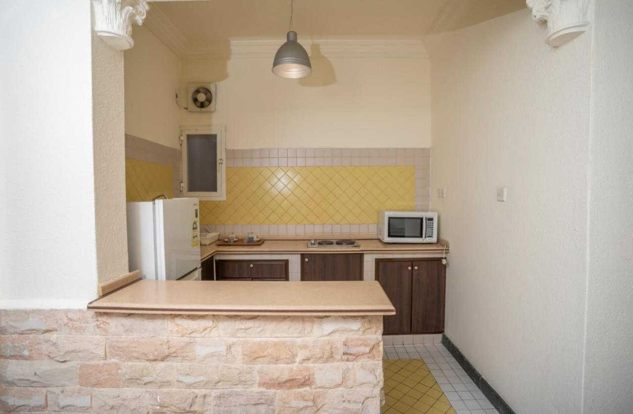 Delmon Hotel Suites Джеда Екстериор снимка