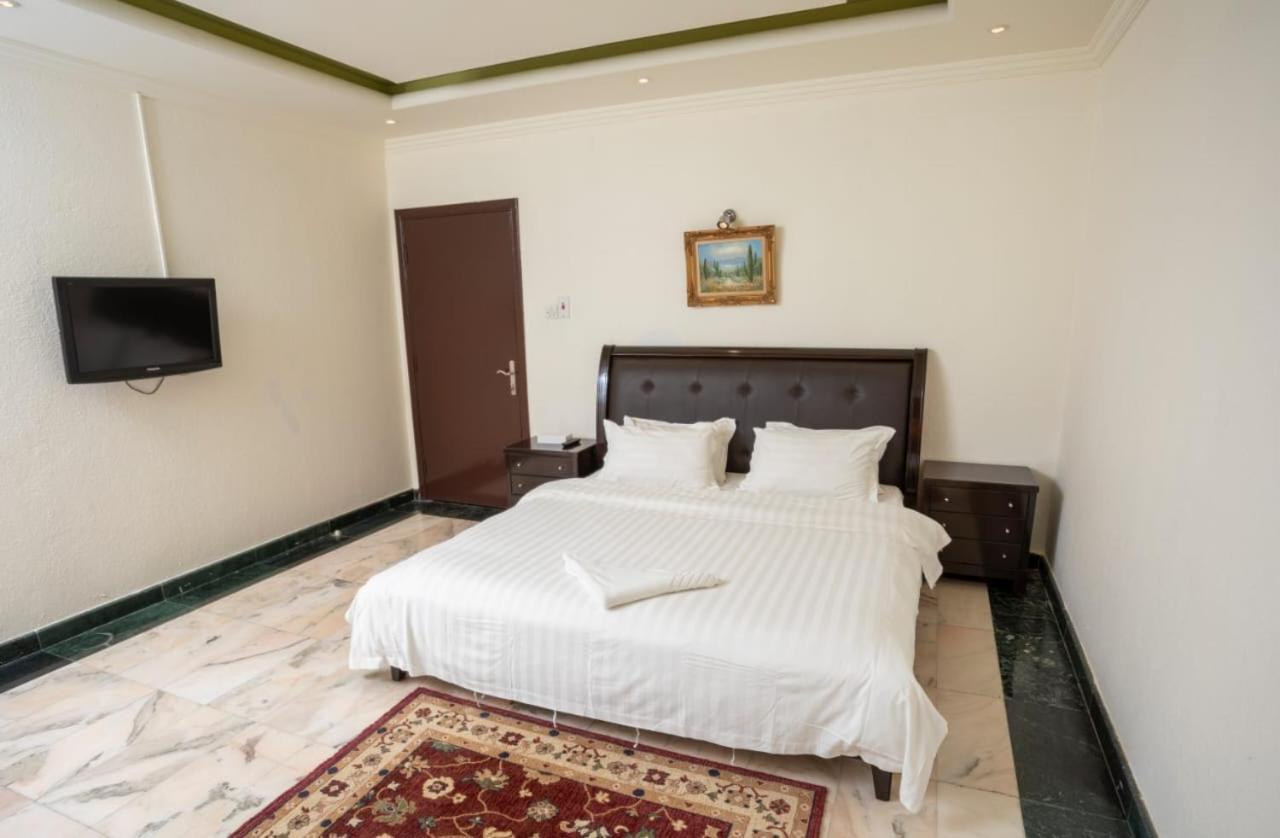 Delmon Hotel Suites Джеда Екстериор снимка