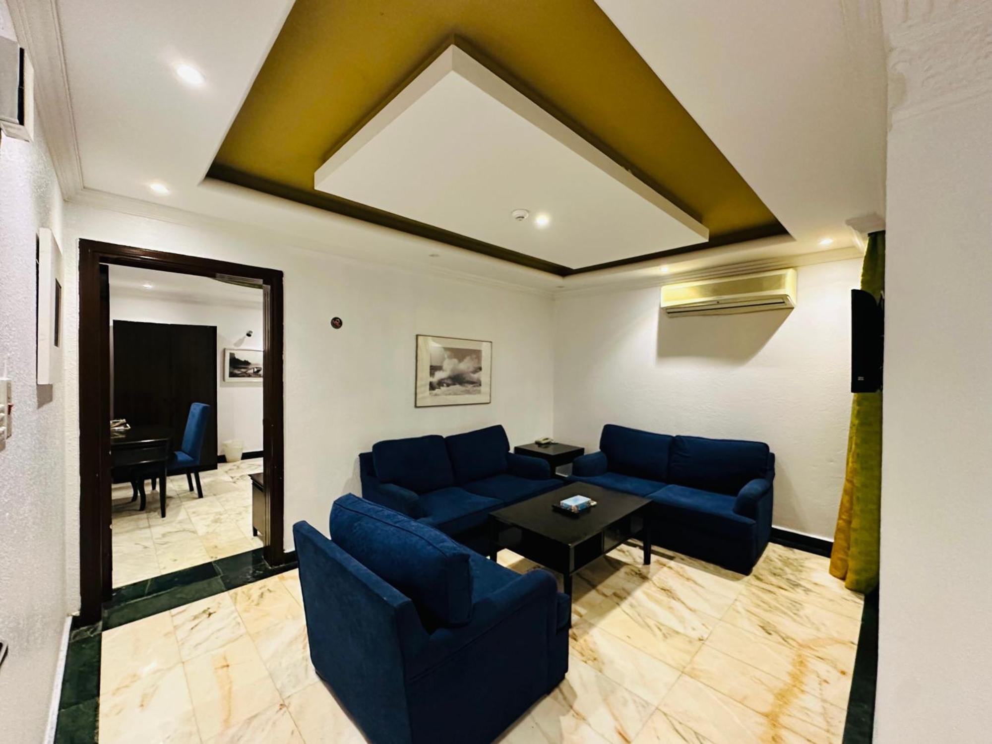 Delmon Hotel Suites Джеда Екстериор снимка