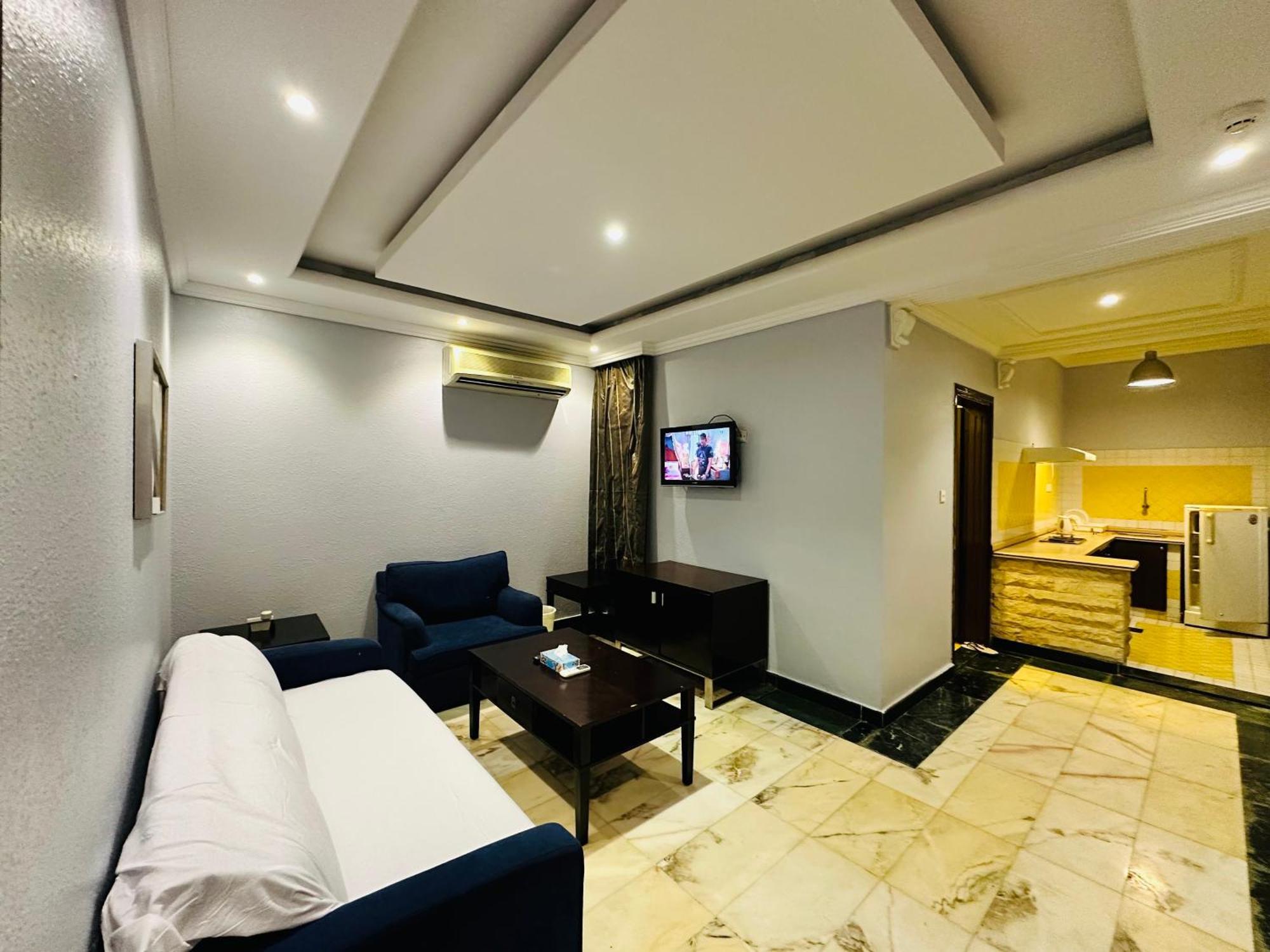 Delmon Hotel Suites Джеда Екстериор снимка